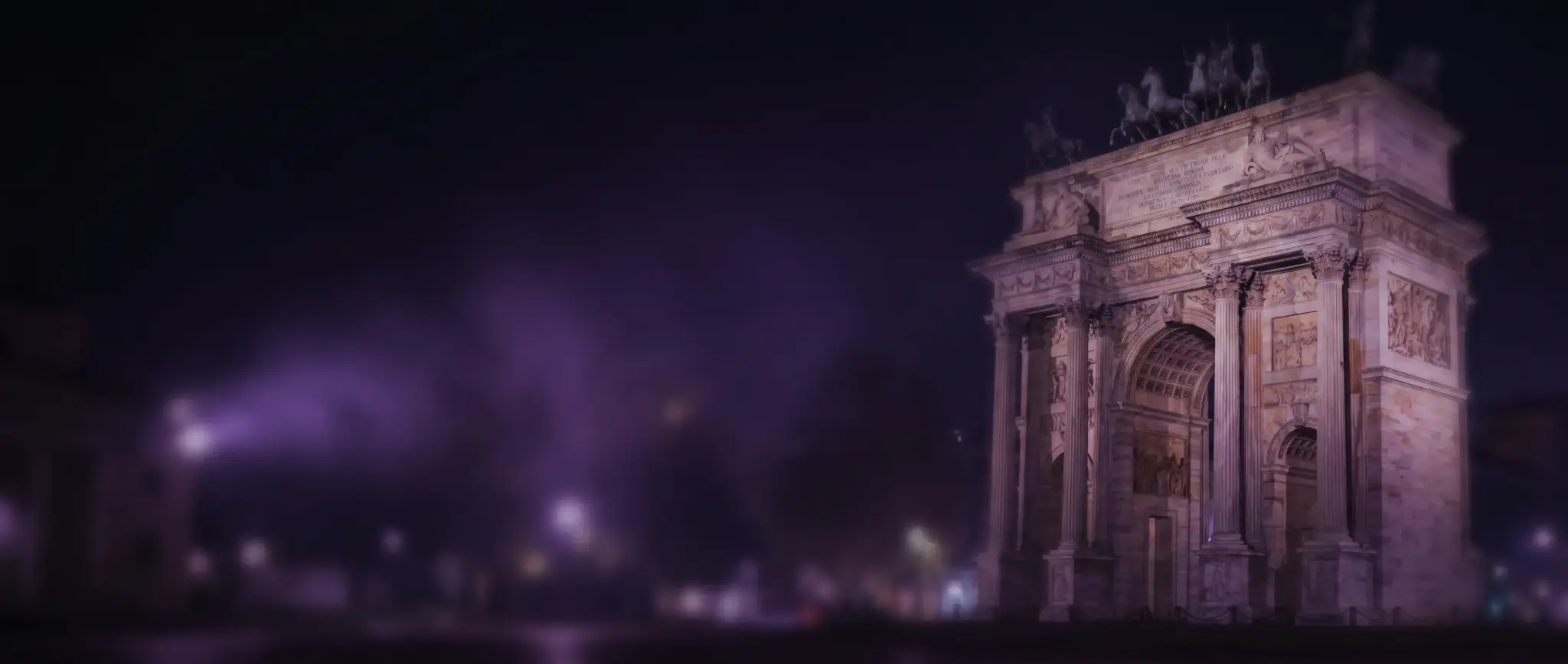 Scena urbana notturna milanese con mood cinematografico scuro